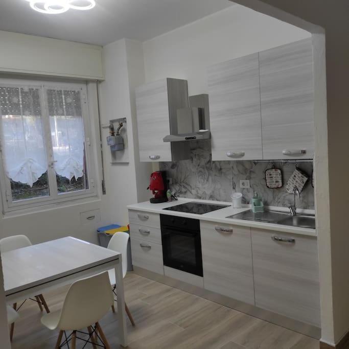 Onda Marina 2 Apartment La Spezia Bagian luar foto